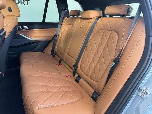 New 2026 BMW X5 xDrive40i w/ M Sport Package AWD/4WD image 15