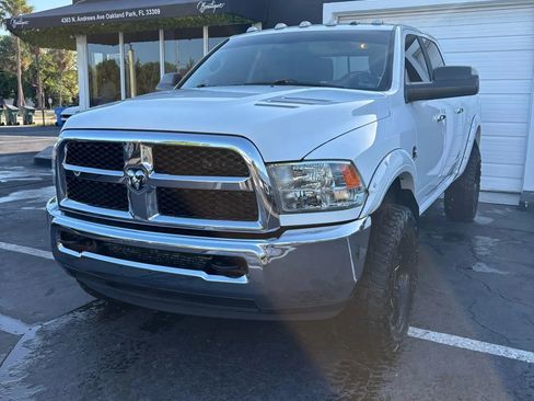 Used 2018 RAM 2500 SLT AWD/4WD image 3