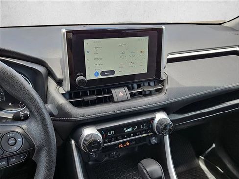 Used 2025 Toyota RAV4 XLE FWD image 15