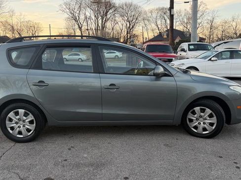 Used 2010 Hyundai Elantra SE w/ Popular Equipment Pkg 2 image 5