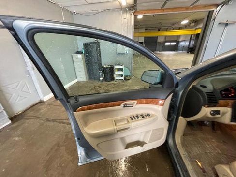 Used 2007 Saturn Outlook XR w/ Premium Trim Pkg image 22