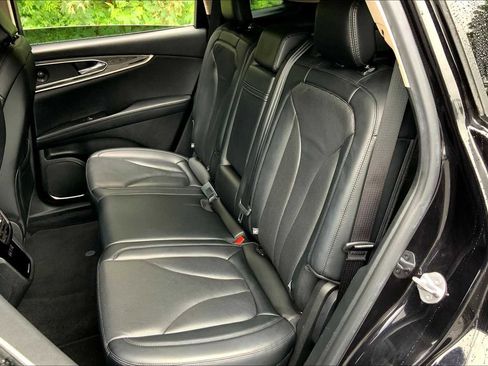 Used 2023 Lincoln Nautilus Reserve w/ Equipment Group 201A image 19