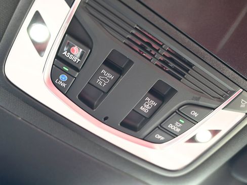 Used 2023 Acura MDX A-Spec image 37