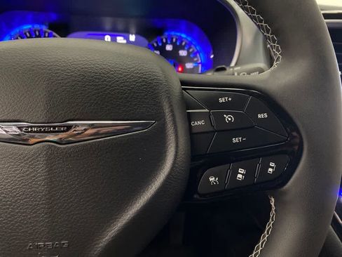 Used 2025 Chrysler Pacifica Limited w/ Uconnect Theater Family Group AWD/4WD image 15