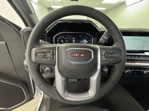 New 2026 GMC Sierra 2500 SLE image 30