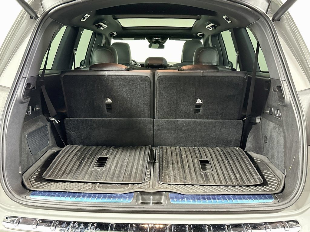 Used 2025 Mercedes-Benz GLS 580 4MATIC image 16