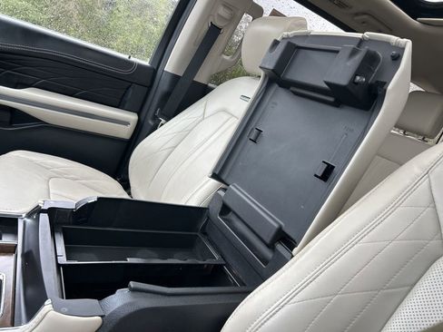 Used 2020 Ford Expedition Platinum image 37