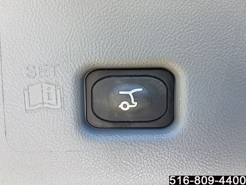 Used 2023 Lincoln Nautilus Reserve AWD/4WD image 31