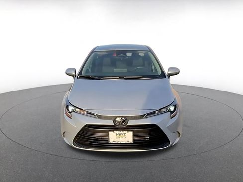 Used 2025 Toyota Corolla LE image 4
