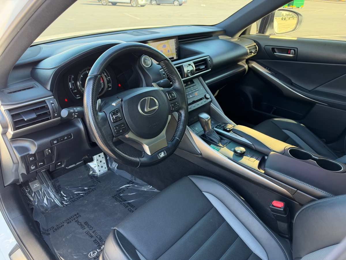 Used 2020 Lexus IS 300 F Sport w/ Blackline Edition RWD image 18