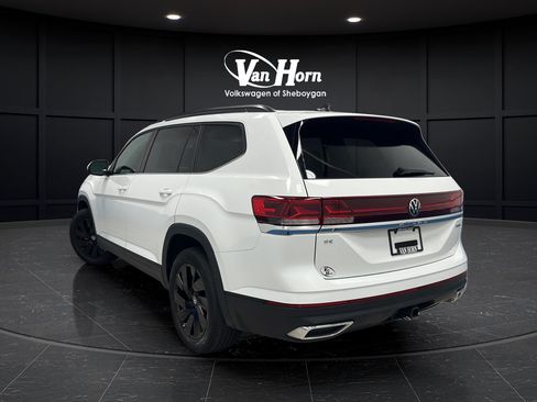 Used 2025 Volkswagen Atlas SE AWD/4WD image 5