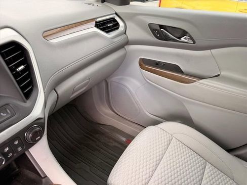 Used 2019 GMC Acadia SLE image 19