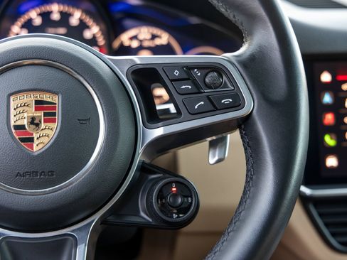 Certified 2023 Porsche Cayenne S image 31