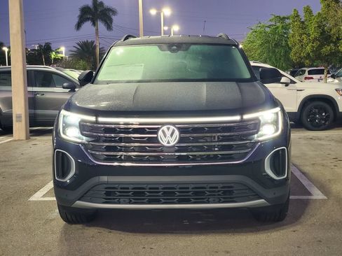 New 2026 Volkswagen Atlas SE FWD image 2
