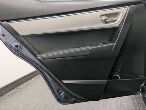 Used 2016 Toyota Corolla LE image 22