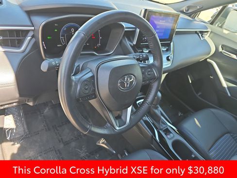 Used 2024 Toyota Corolla Cross XSE w/ Convenience Package image 24
