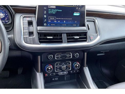 Used 2024 Chevrolet Suburban High Country AWD/4WD image 25