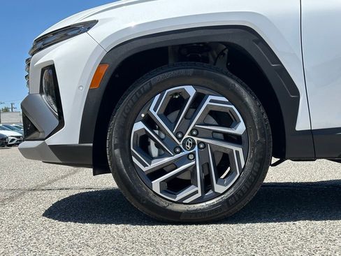 Used 2025 Hyundai Tucson Limited AWD/4WD image 12