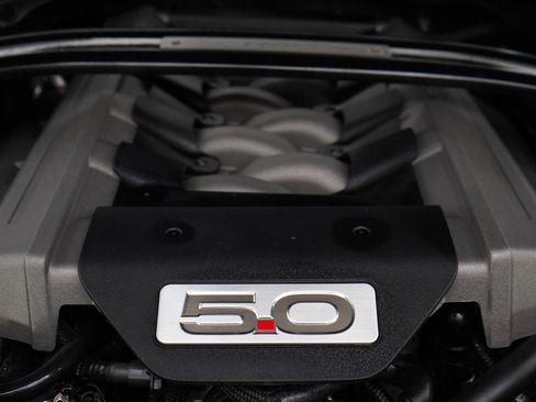 Used 2016 Ford Mustang GT Premium RWD image 29