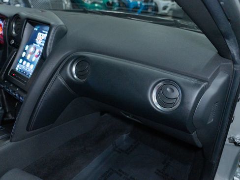 Used 2009 Nissan GT-R Premium AWD/4WD image 39