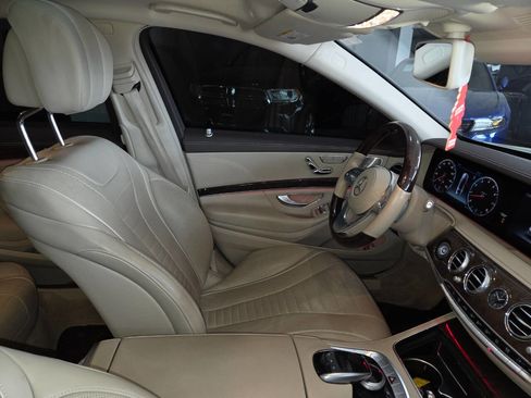 Used 2019 Mercedes-Benz S 560 Sedan image 30
