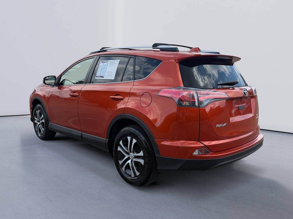 Used 2016 Toyota RAV4 LE AWD/4WD image 5