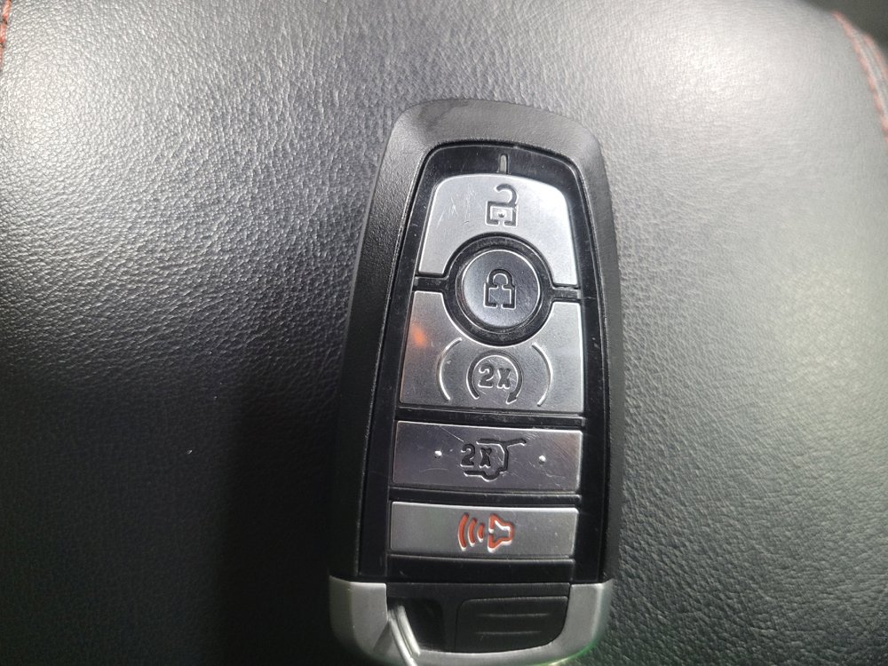 Used 2020 Ford Edge ST-Line w/ Cold Weather Package FWD image 32