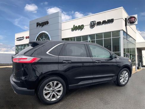 Used 2024 Ford Edge Titanium image 2