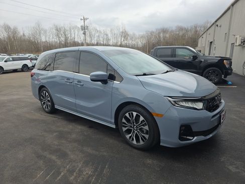 Used 2025 Honda Odyssey Elite image 4