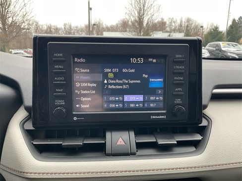 Used 2021 Toyota RAV4 XLE image 17