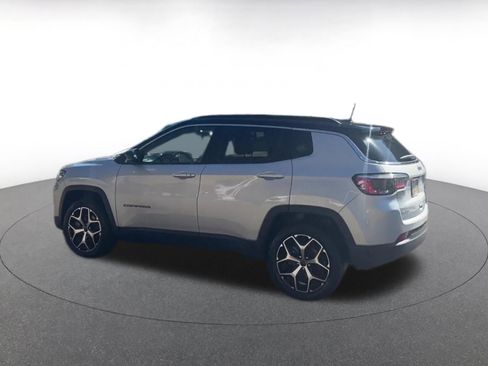 Used 2025 Jeep Compass Limited image 10