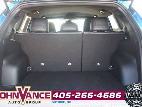 Used 2025 Jeep Compass Latitude w/ Altitude Special Edition image 9