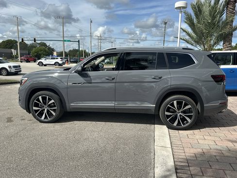 New 2026 Volkswagen Atlas SEL Premium R-Line AWD/4WD image 9