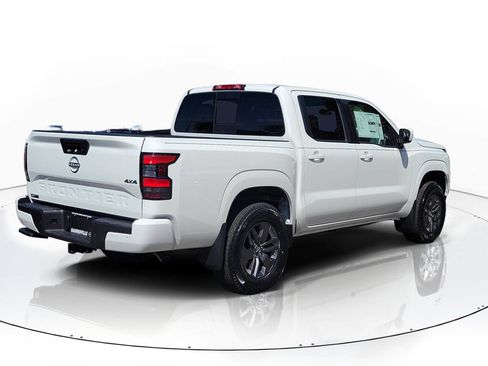 New 2026 Nissan Frontier SV w/ Tow Package AWD/4WD image 4