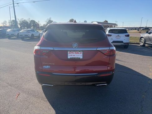Used 2024 Buick Enclave Premium image 5