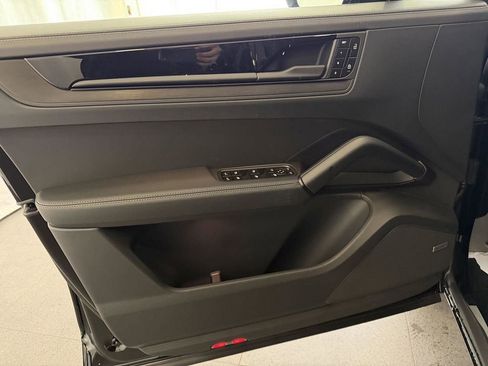 New 2026 Porsche Cayenne GTS AWD/4WD image 15