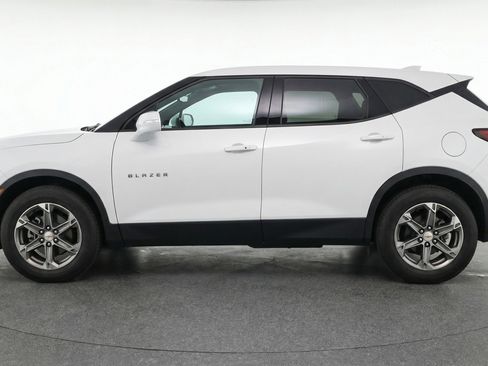 Used 2025 Chevrolet Blazer LT image 5