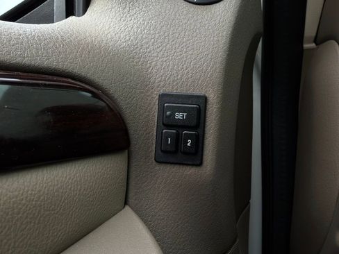 Used 2004 Ford Explorer Limited image 24