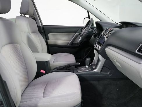 Used 2018 Subaru Forester 2.5i Premium AWD/4WD image 16