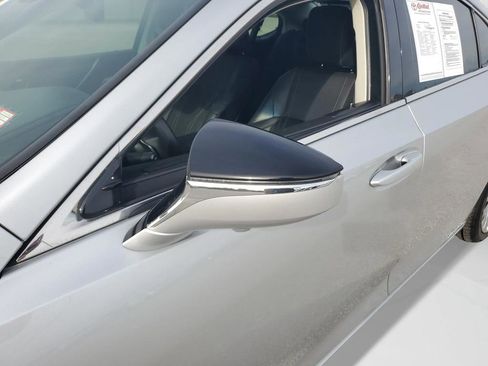 Used 2019 Lexus ES 300h Ultra Luxury w/ Accessory Package 2 image 11