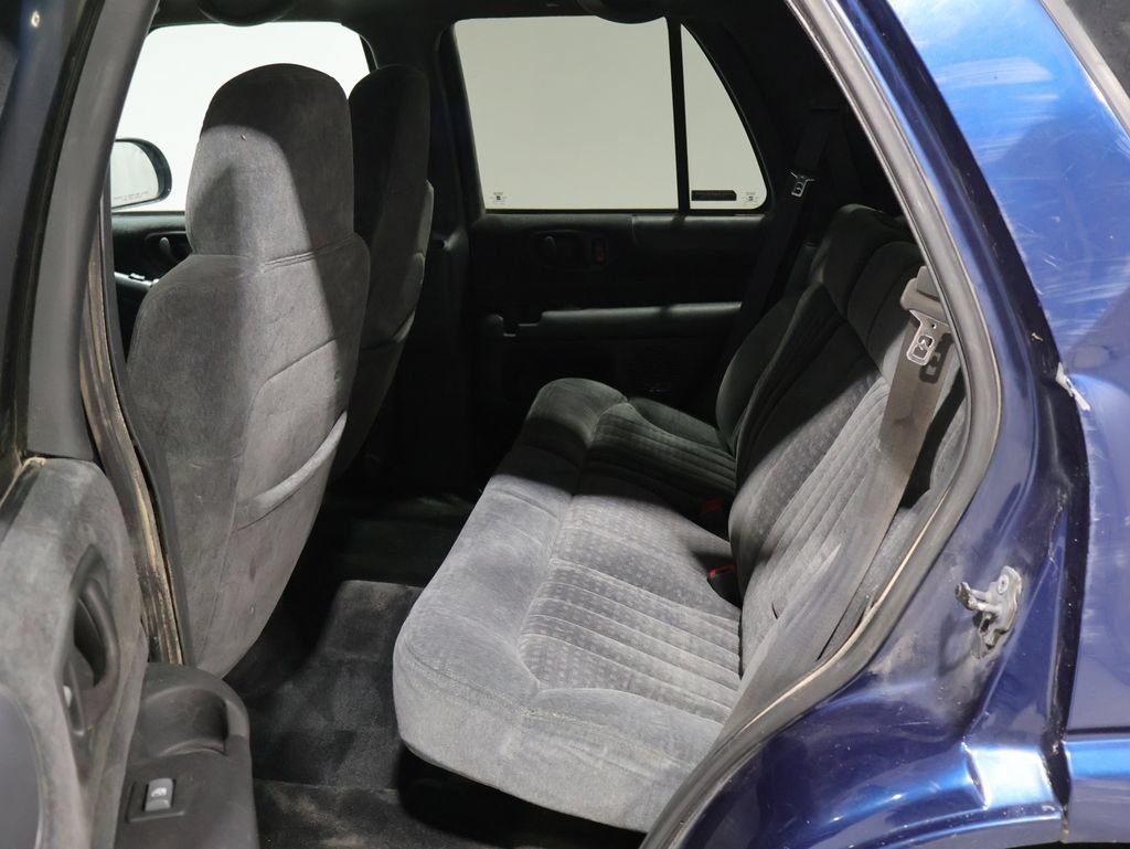 Used 2000 Chevrolet Blazer LS w/ LS Preferred Equipment Group AWD/4WD image 7