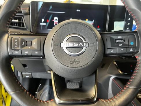 Used 2025 Nissan Kicks SR FWD image 11