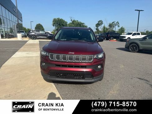 Used 2022 Jeep Compass Latitude AWD/4WD image 5