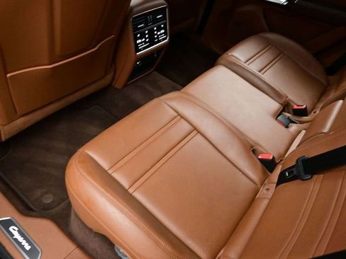 Used 2023 Porsche Cayenne Turbo image 14