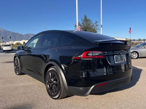 Used 2024 Tesla Model X Plaid image 3