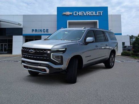 New 2026 Chevrolet Suburban Z71 w/ Comfort Package AWD/4WD image 13