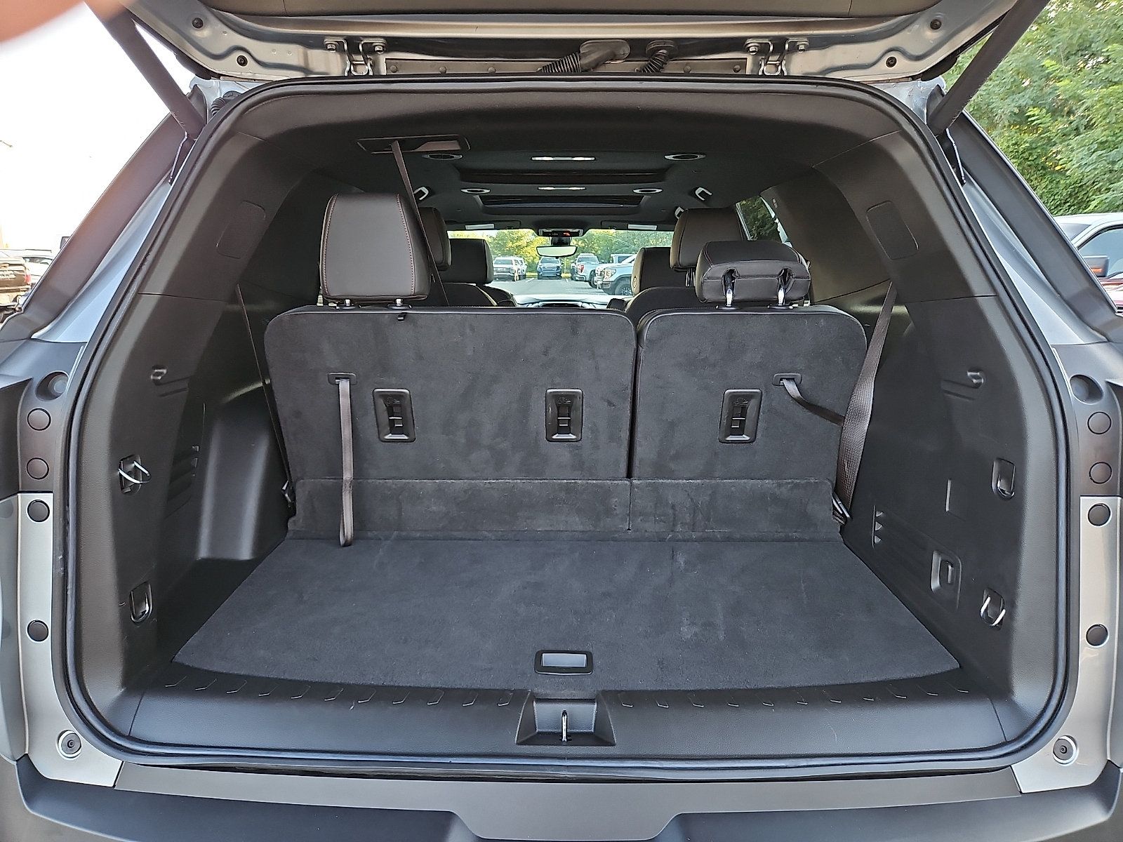 Used 2023 Chevrolet Traverse RS w/ LPO, Cargo Package AWD/4WD image 30