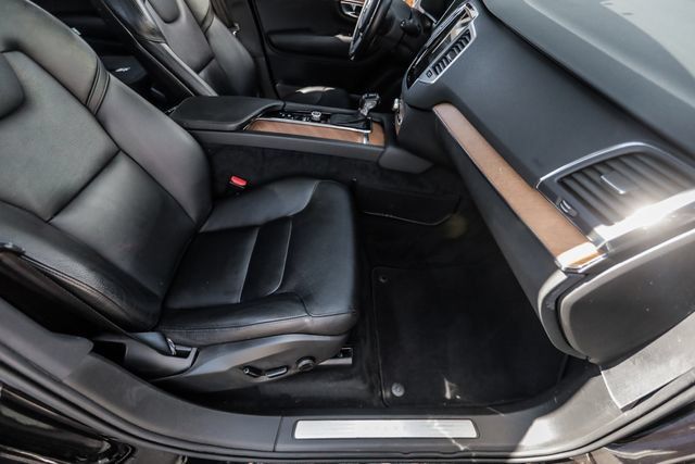 Used 2021 Volvo XC90 T6 Momentum AWD/4WD image 57