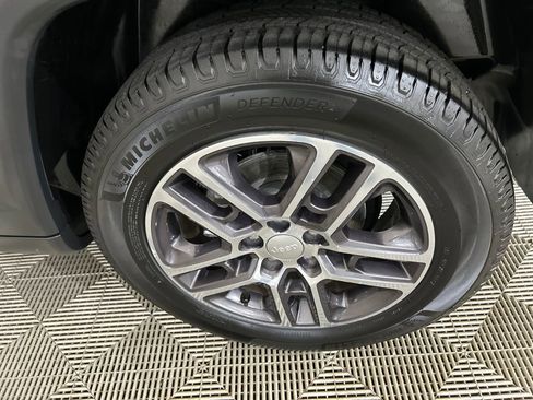 Used 2017 Jeep Compass Latitude w/ Popular Equipment Group image 10