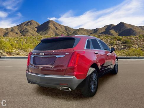 Used 2017 Cadillac XT5 Luxury AWD/4WD image 4